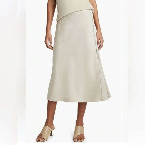 Vince Dresses & Skirts - NEW VINCE side zip detail satin zip skirt Size XL